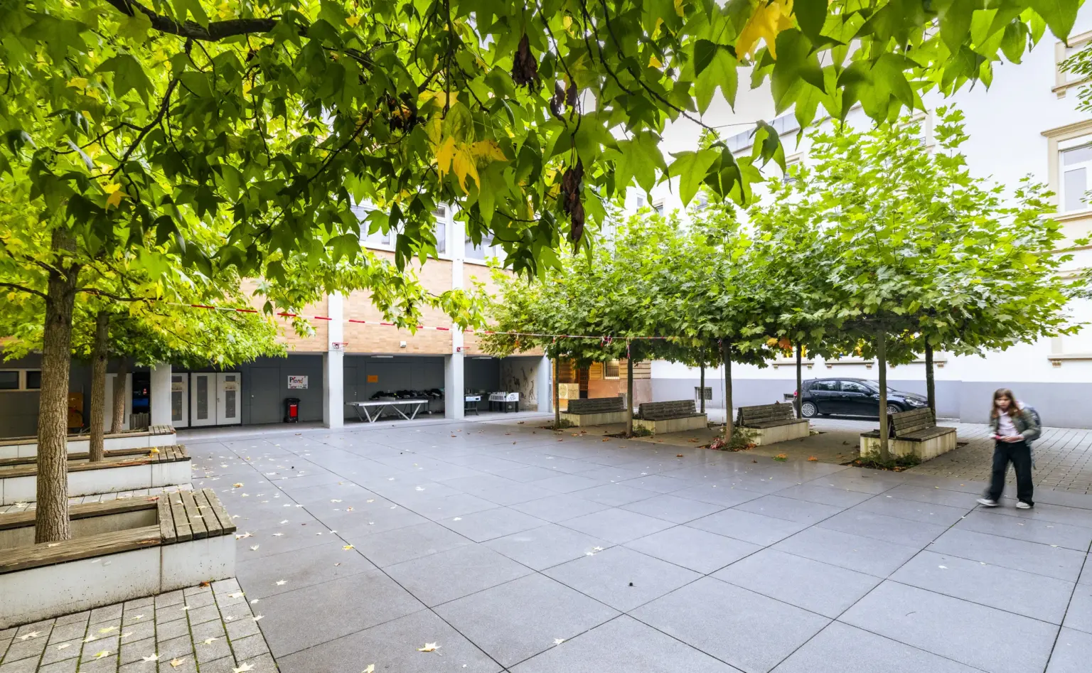 St Dominikus Gymnasium 2351 Schulhaus v. aussen St. Dominikus KA Okt25 foto eberle
