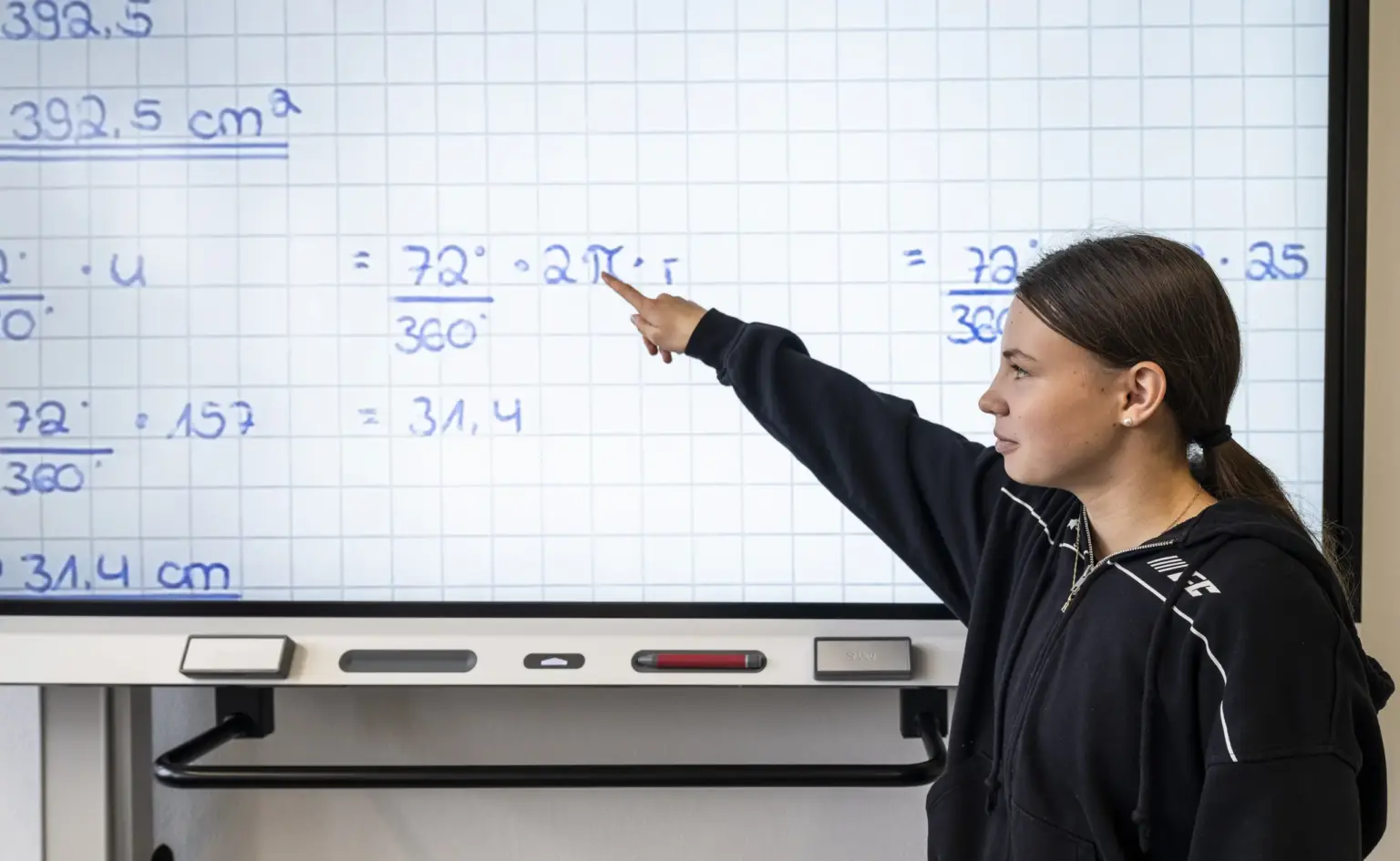 St Dominikus Gymnasium 2518 Unterricht Smartboard St. Dominikus KA Okt25 foto eberle