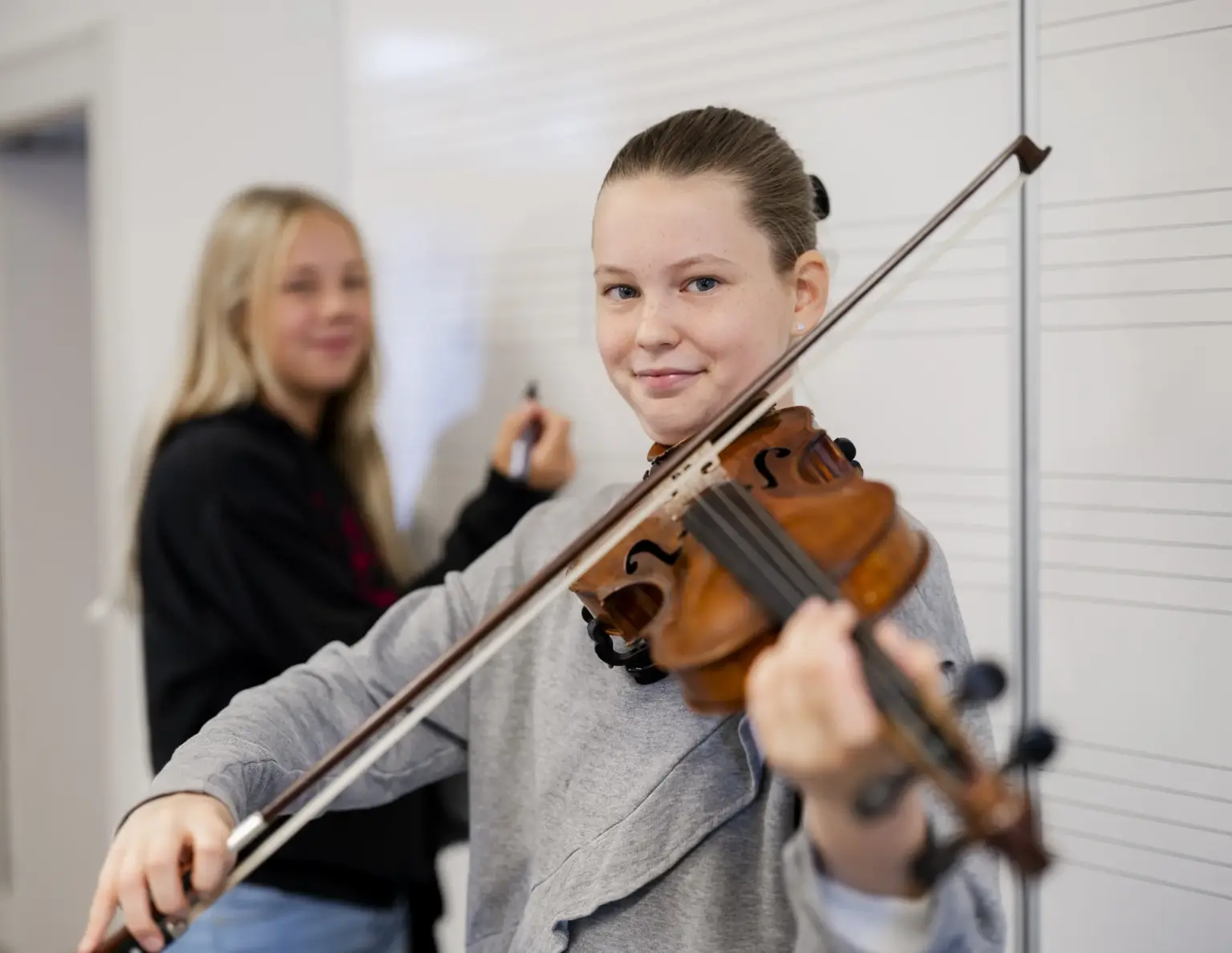 St Dominikus Gymnasium 2550 Musik Unterricht Geige St. Dominikus KA Okt25 foto eberle