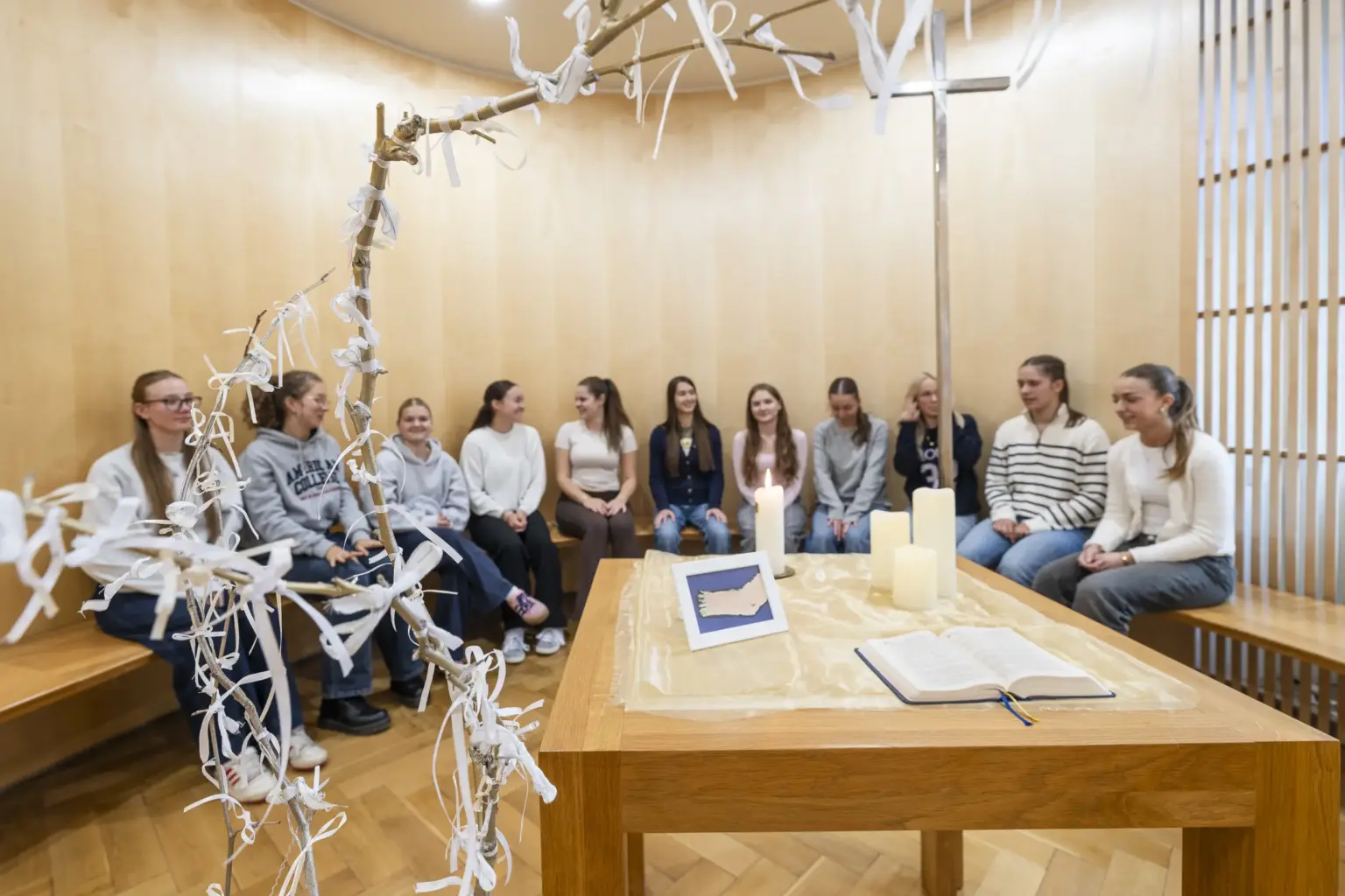 St Dominikus Gymnasium 2858 Kapelle Achtsamkeit St. Dominikus KA Okt25 foto eberle