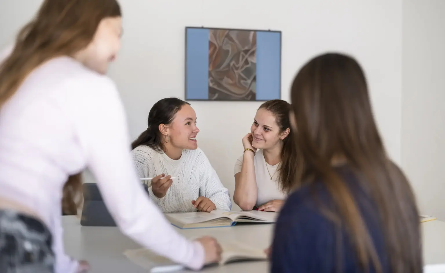 St Dominikus Gymnasium 2936 Kursstufe freies arbeiten St. Dominikus KA Okt25 foto eberle