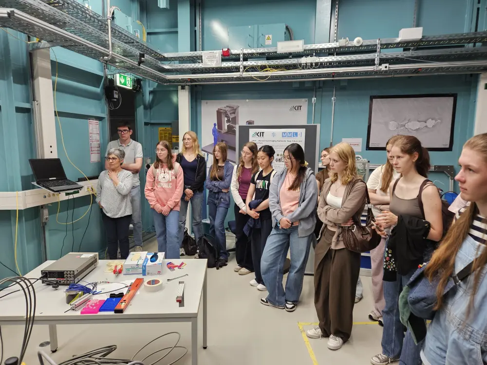 st dominikus gymnasium karlsruhe Physik KIT Exkursion01